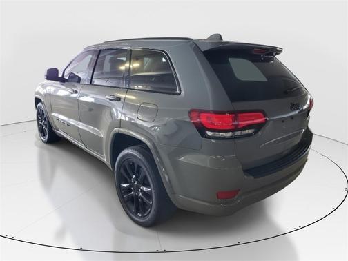 2022 Jeep Grand Cherokee Laredo