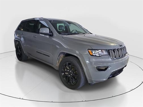 2022 Jeep Grand Cherokee Laredo