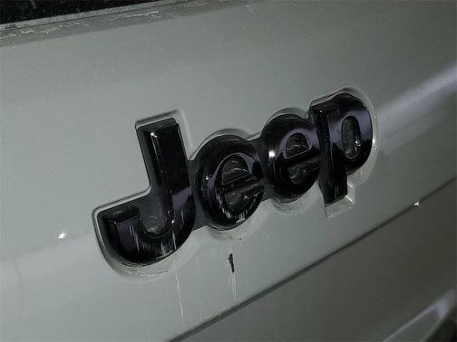 2022 Jeep Grand Cherokee Laredo