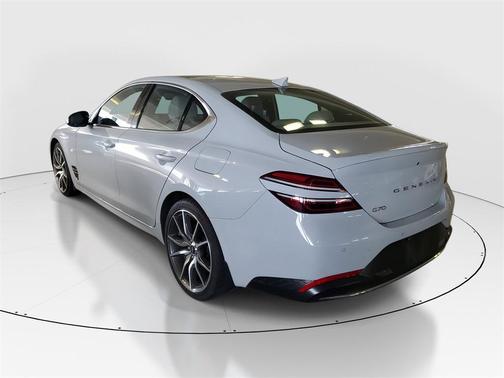 2022 Genesis G70 2.0T RWD