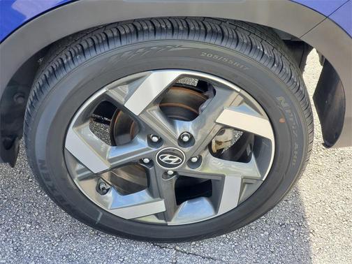 2023 Hyundai VENUE SEL