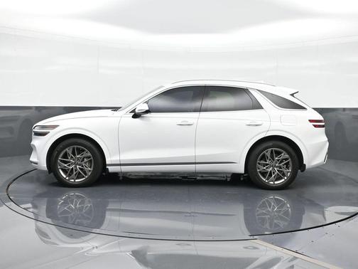 White 2023 Genesis GV70 2.5T Select