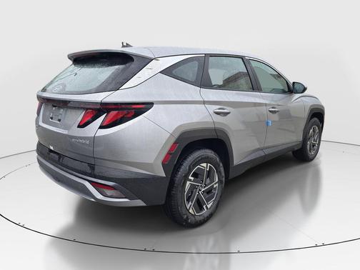 Shimmering Silver 2026 Hyundai TUCSON Hybrid Blue SE