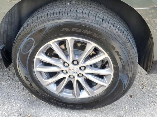 2024 Buick Enclave Essence FWD