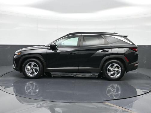 Black Pearl 2024 Hyundai TUCSON SEL