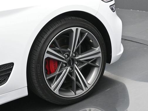 2025 Genesis G70 2.5T RWD