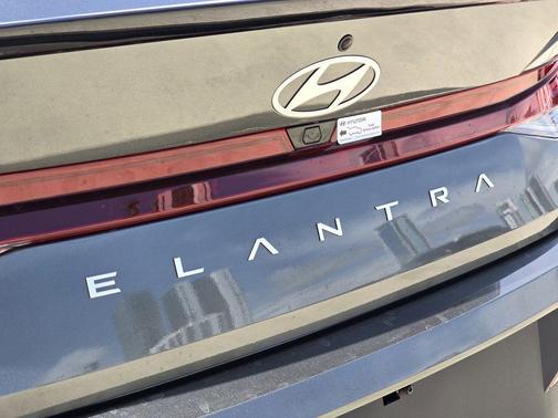 2026 Hyundai ELANTRA HEV Limited