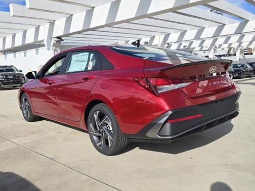 2025 Hyundai ELANTRA SEL