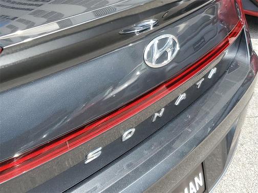 2023 Hyundai SONATA SE