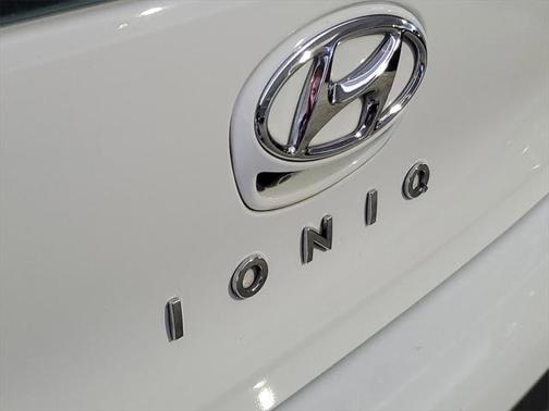 2018 Hyundai IONIQ Hybrid SEL