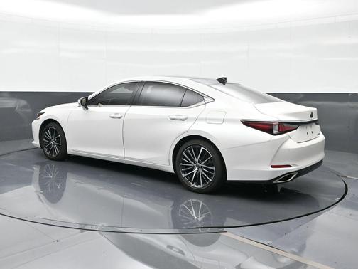 Eminent White Pearl 2023 Lexus ES 350 Luxury