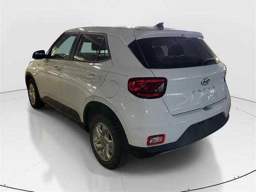 2022 Hyundai VENUE SE