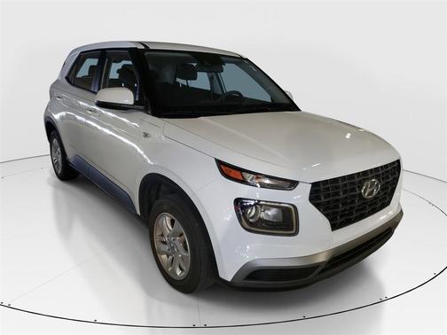 2022 Hyundai VENUE SE