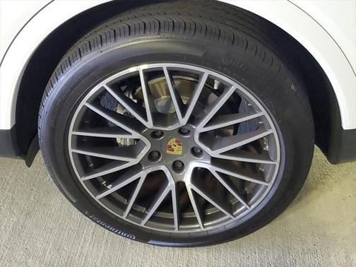2021 Porsche Cayenne Base