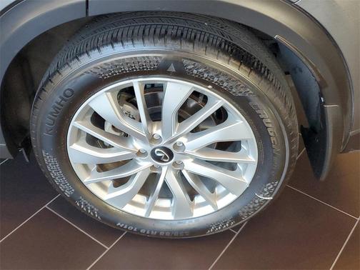 2023 INFINITI QX50 LUXE