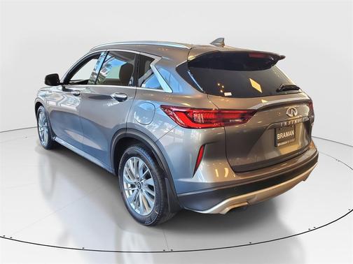 2023 INFINITI QX50 LUXE