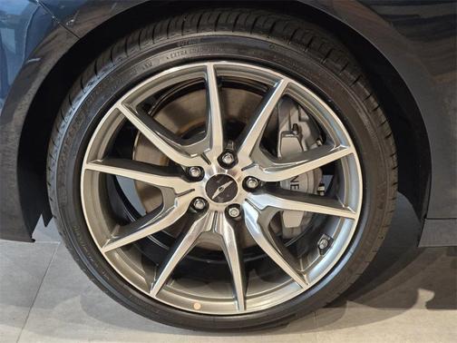 2025 Genesis G70 2.5T RWD