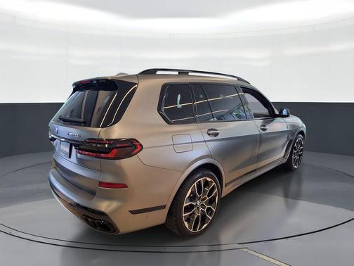 Frozen Pure Grey Metallic 2024 BMW X7 M60i