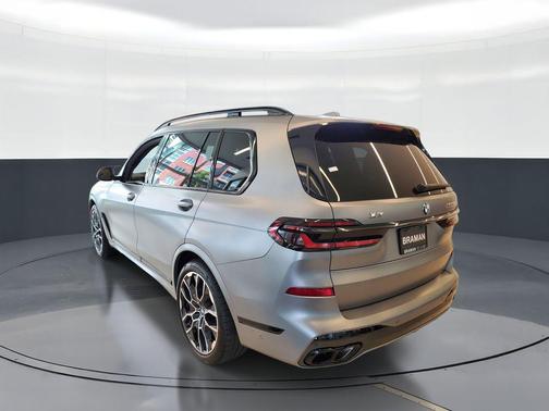 Frozen Pure Grey Metallic 2024 BMW X7 M60i