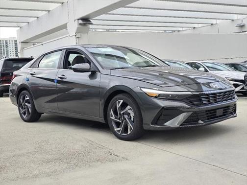 2025 Hyundai ELANTRA SEL