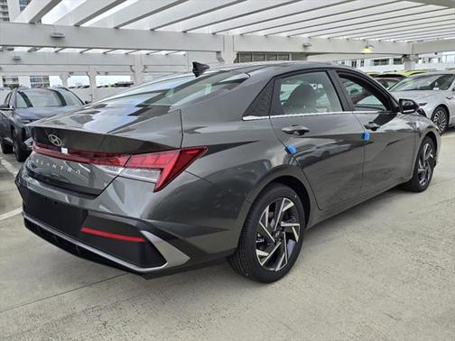2025 Hyundai ELANTRA SEL