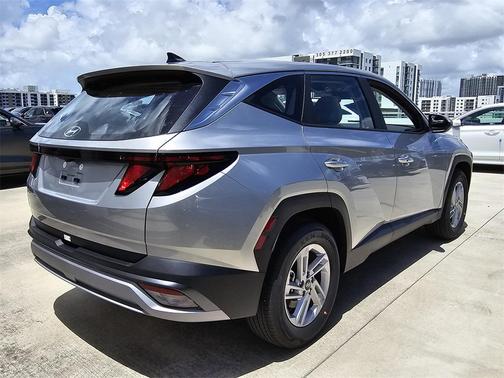 2025 Hyundai TUCSON SE