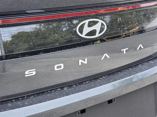 2026 Hyundai SONATA Hybrid Base