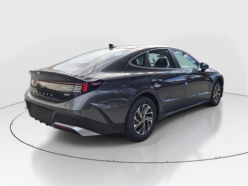 2026 Hyundai SONATA Hybrid Base