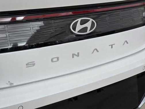 2025 Hyundai SONATA Hybrid SE