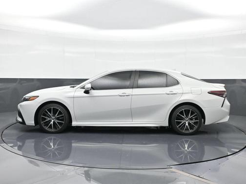 Ice Edge 2024 Toyota Camry SE