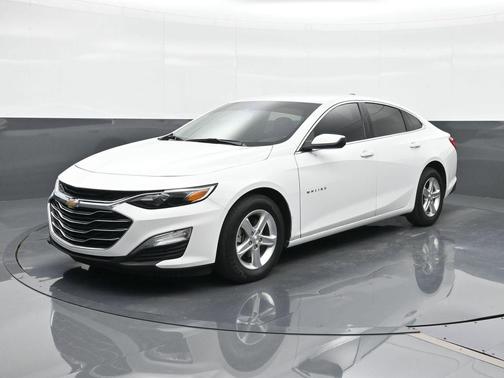 Summit White 2024 Chevrolet Malibu 1LS