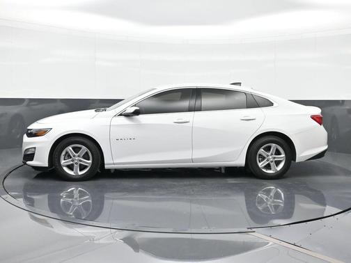 Summit White 2024 Chevrolet Malibu 1LS