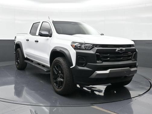 Summit White 2025 Chevrolet Colorado Trail Boss