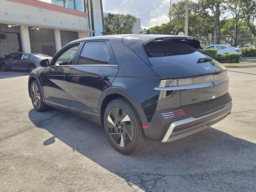 Abyss Black 2026 Hyundai IONIQ 5 SEL