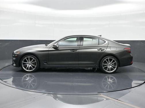 Makalu Gray 2023 Genesis G70 2.0T RWD