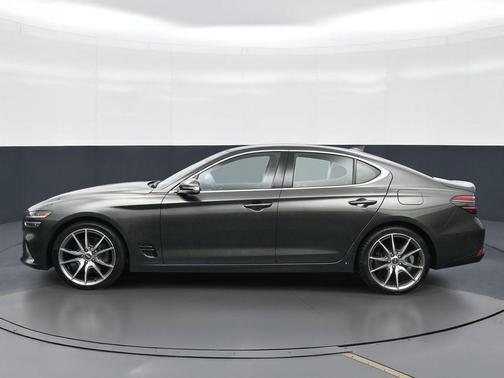 Makalu Gray 2023 Genesis G70 2.0T RWD