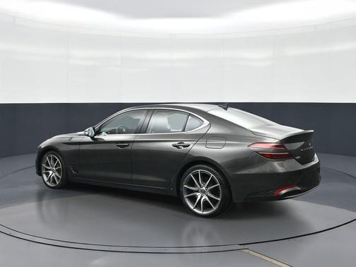 Makalu Gray 2023 Genesis G70 2.0T RWD