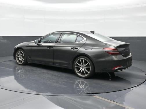 Makalu Gray 2023 Genesis G70 2.0T RWD