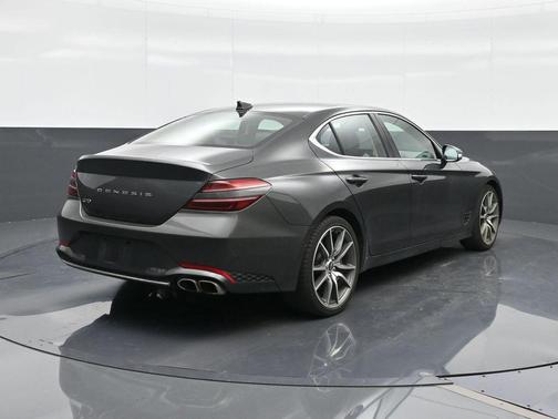 Makalu Gray 2023 Genesis G70 2.0T RWD