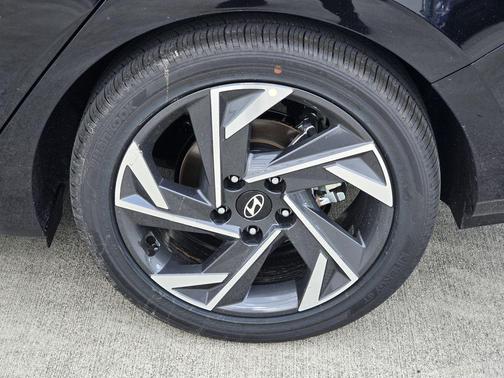 2026 Hyundai ELANTRA HEV Limited