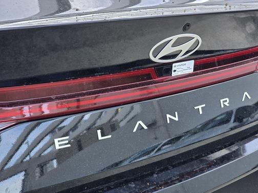 2026 Hyundai ELANTRA HEV Limited