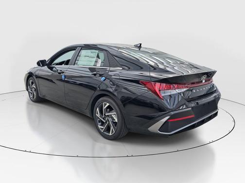 2026 Hyundai ELANTRA HEV Limited