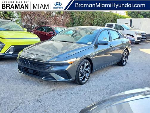 2025 Hyundai ELANTRA SEL