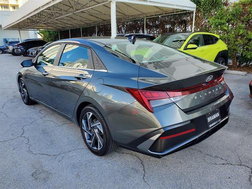 2025 Hyundai ELANTRA SEL