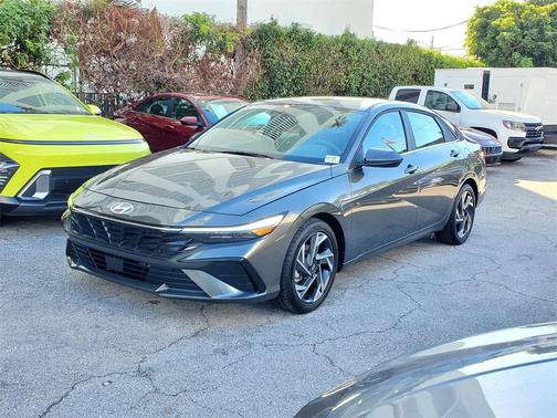 2025 Hyundai ELANTRA SEL
