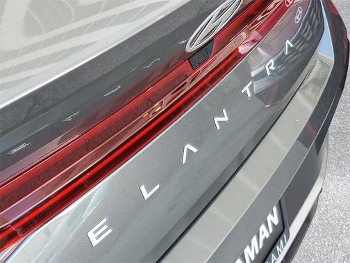 2025 Hyundai ELANTRA SEL