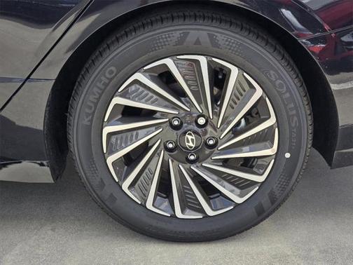 2025 Hyundai SONATA Hybrid SE