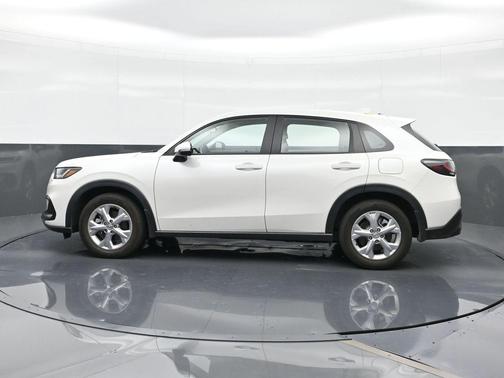 Platinum White Pearl 2025 Honda HR-V LX