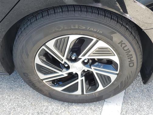 2023 Hyundai SONATA Hybrid Base