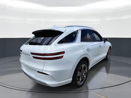 Alta White 2025 Genesis Electrified GV70 Advanced AWD